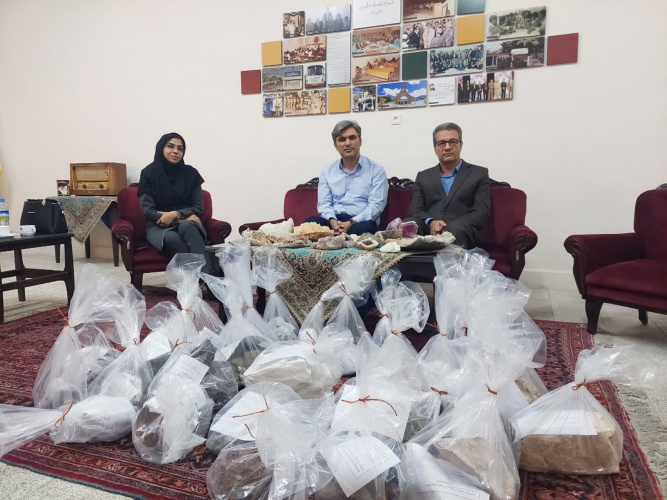 اهدا مجموعه‌های ارزشمند سنگ و کانی به موزه دانشگاه؛ گامی در غنای میراث علمی